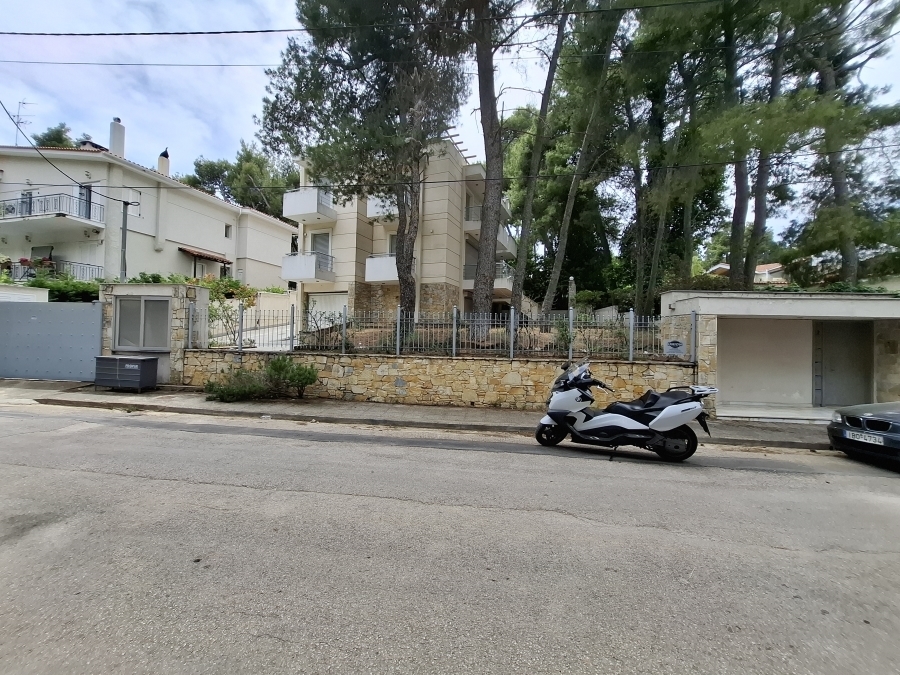 Μεζονέτα 257 τ.μ. με Ανελκυστήρα, Δώμα  Θέσεις Στάθμευσης στην Εκάλη, Κηφισιά 