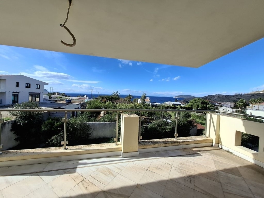 Παλαιά Φώκαια, Καταφύγι | Μονοκατοικία 452,92 τ.μ. σε οικόπεδο 719,29 τ.μ. | 600 μ. από τη θάλασσα 