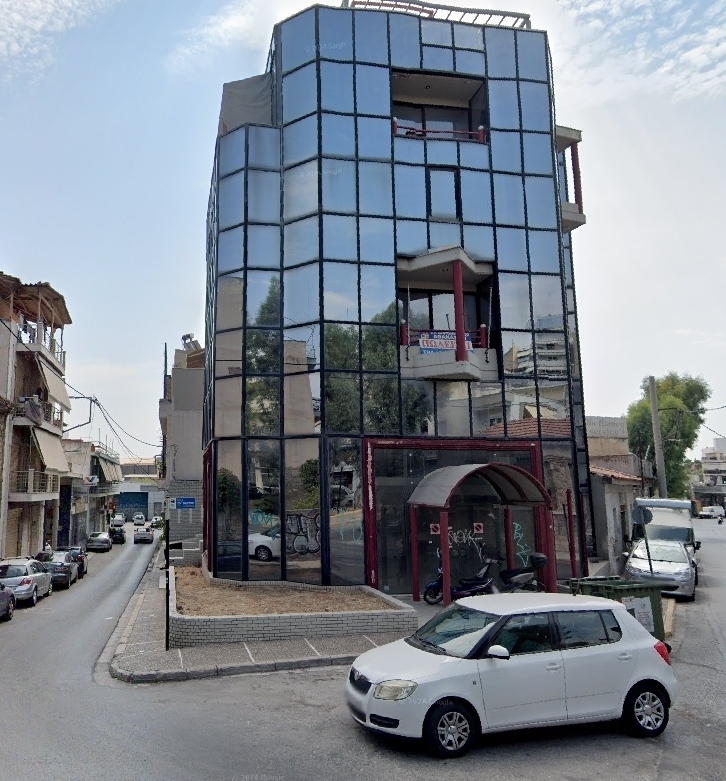 Corner Building 693 sq.m. in Maniatika, Piraeus – Suitable for Change of Use 