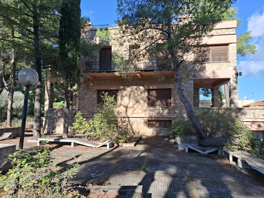 Προνομιακό οικόπεδο στην Εκάλη 1.739,87 τ.μ. με υψηλό δυναμικό αξιοποίησης 